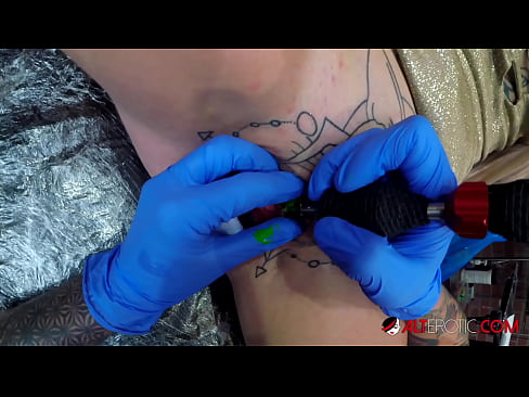 ❤️ Sully Savage, une chaudasse extrêmement tatouée, s'est fait tatouer le clitoris. ️❌ Vidéo de porno at fr.downloadassertion.top ❌